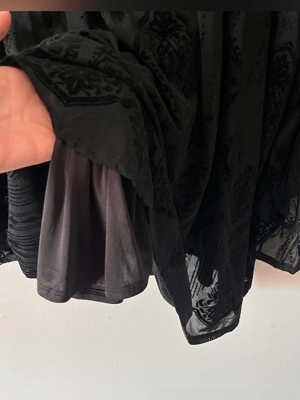 torrid NWT Black Sheer Velvet Burnout Bell Sleeve Tunic Boho Peasant Goth 5X 28 - Picture 9 of 11